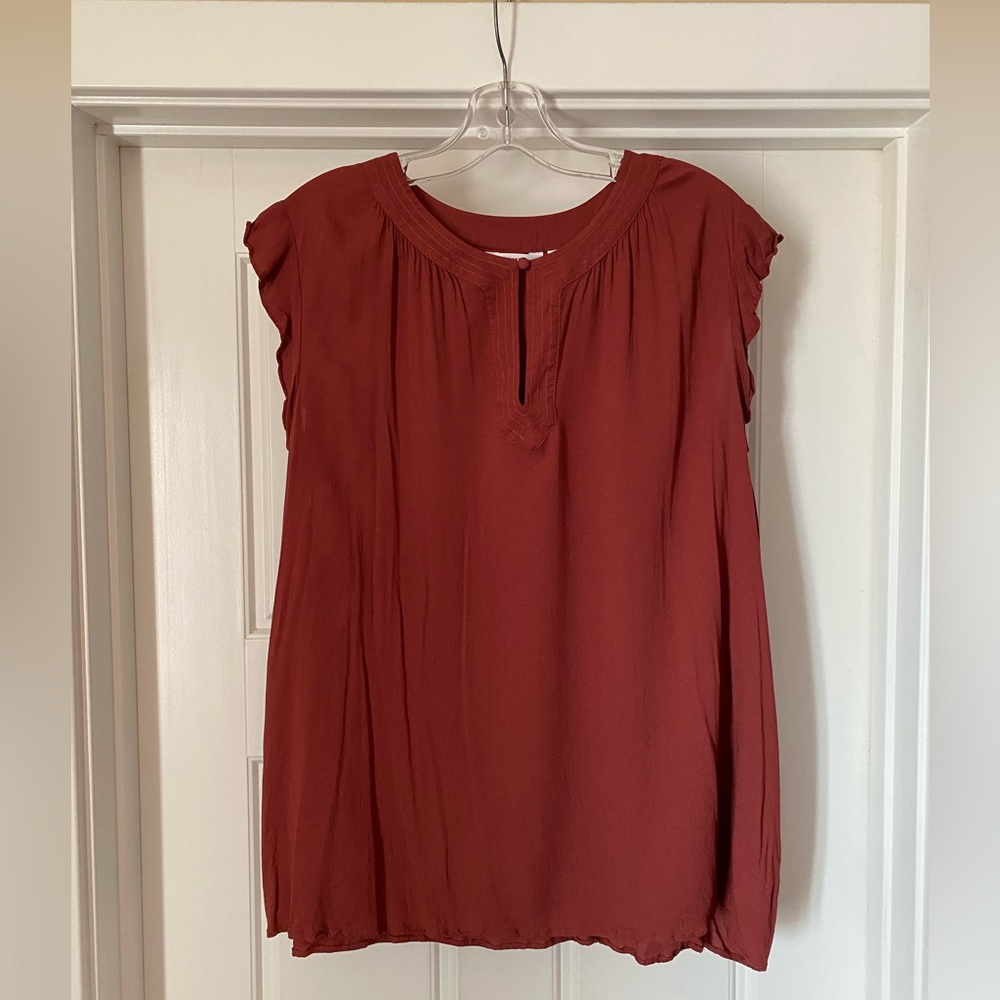 Henley Collar Sleeveless Blouse